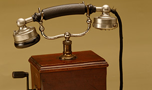 Poste téléphonique manuel années 1920