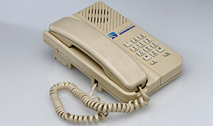 Téléphone avec clavier années 1990