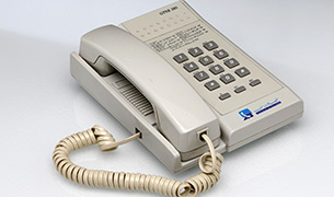 Téléphone avec clavier années 2000