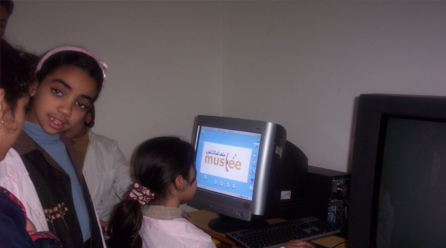 Organization of a Museo-bus in Uhud private school- 25 December 2003